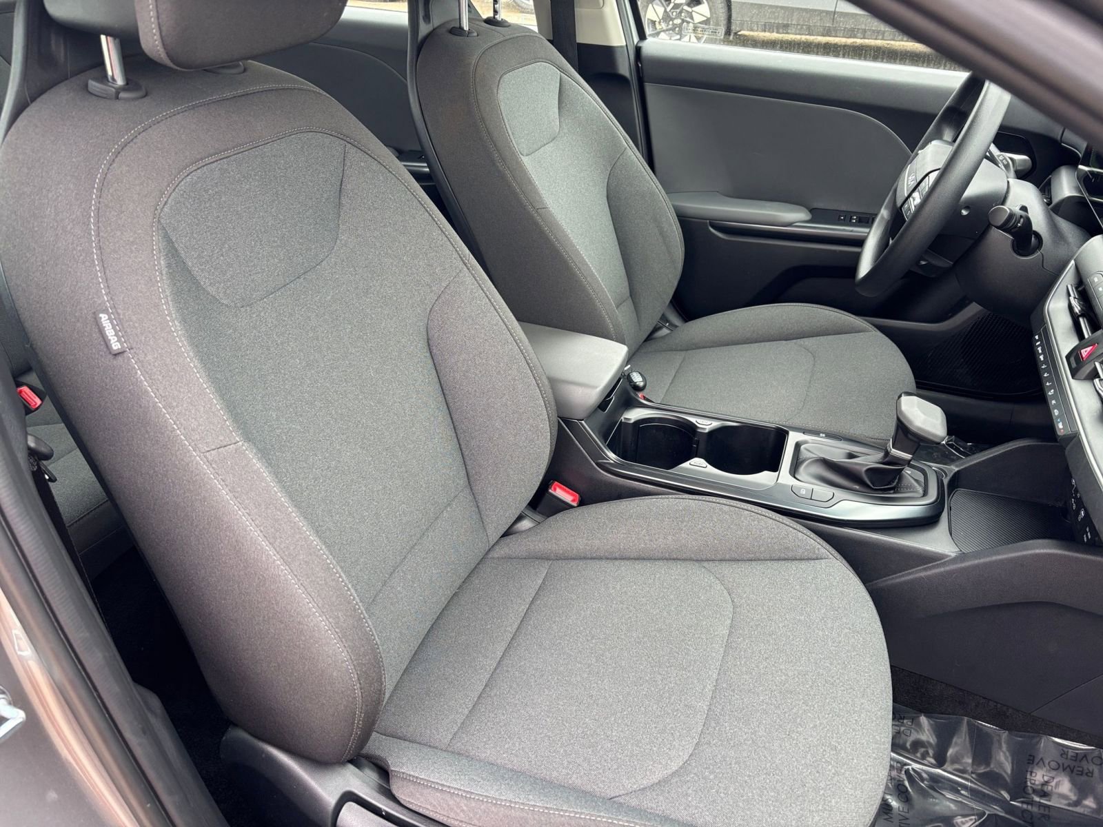 Used 2025 Kia K4 FWD image 36