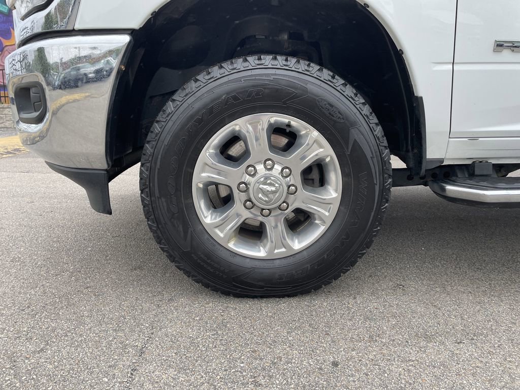 Used 2024 RAM 2500 Big Horn AWD/4WD image 9