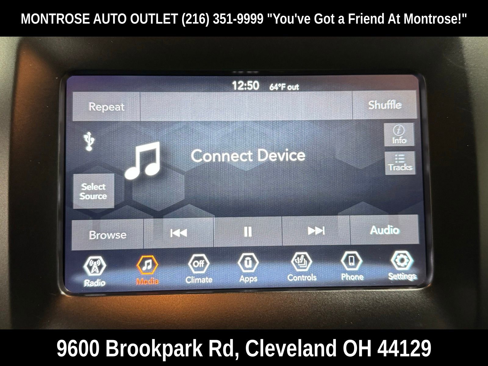 Used 2019 Jeep Cherokee Latitude Plus w/ Comfort/Convenience Group image 31