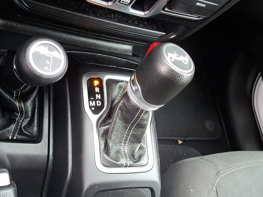 Used 2020 Jeep Wrangler Unlimited Sahara w/ Uconnect 4C Nav & Sound Group image 27