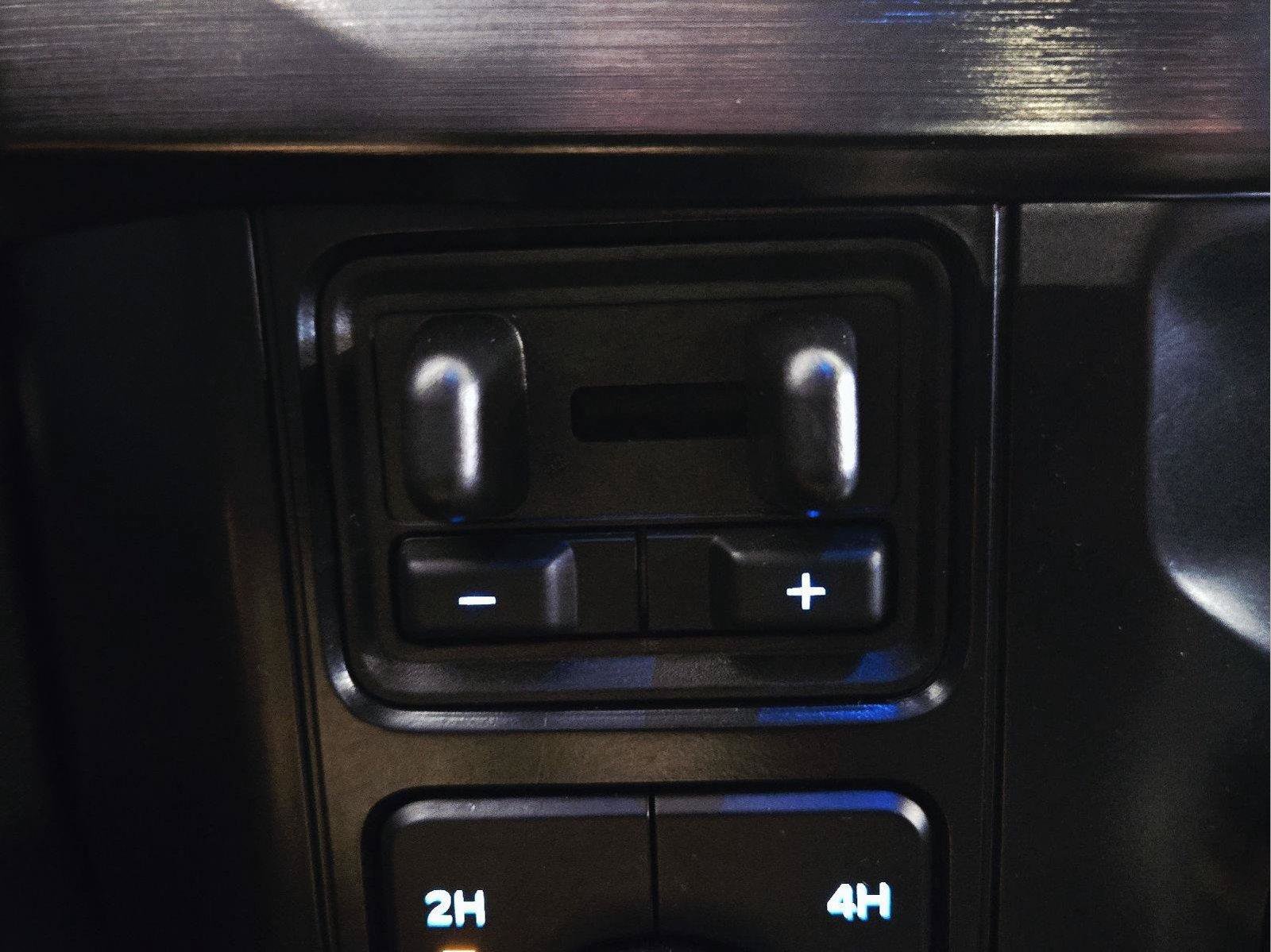 Used 2025 Ford F450 Lariat AWD/4WD image 38