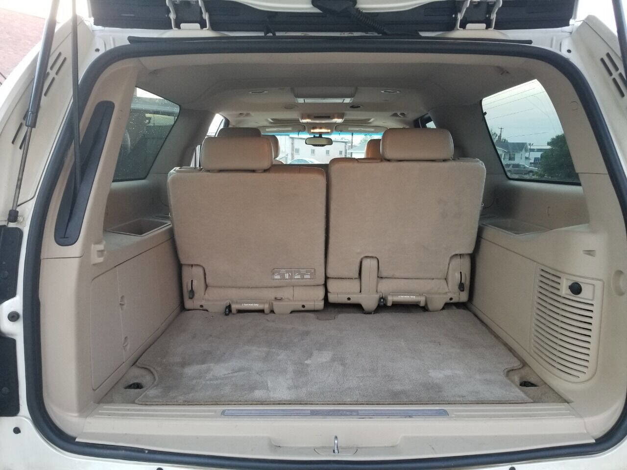 Used 2011 Cadillac Escalade ESV Luxury image 9