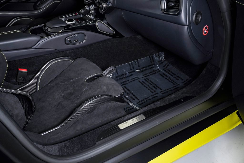 Used 2023 Aston Martin V12 Vantage Roadster image 23