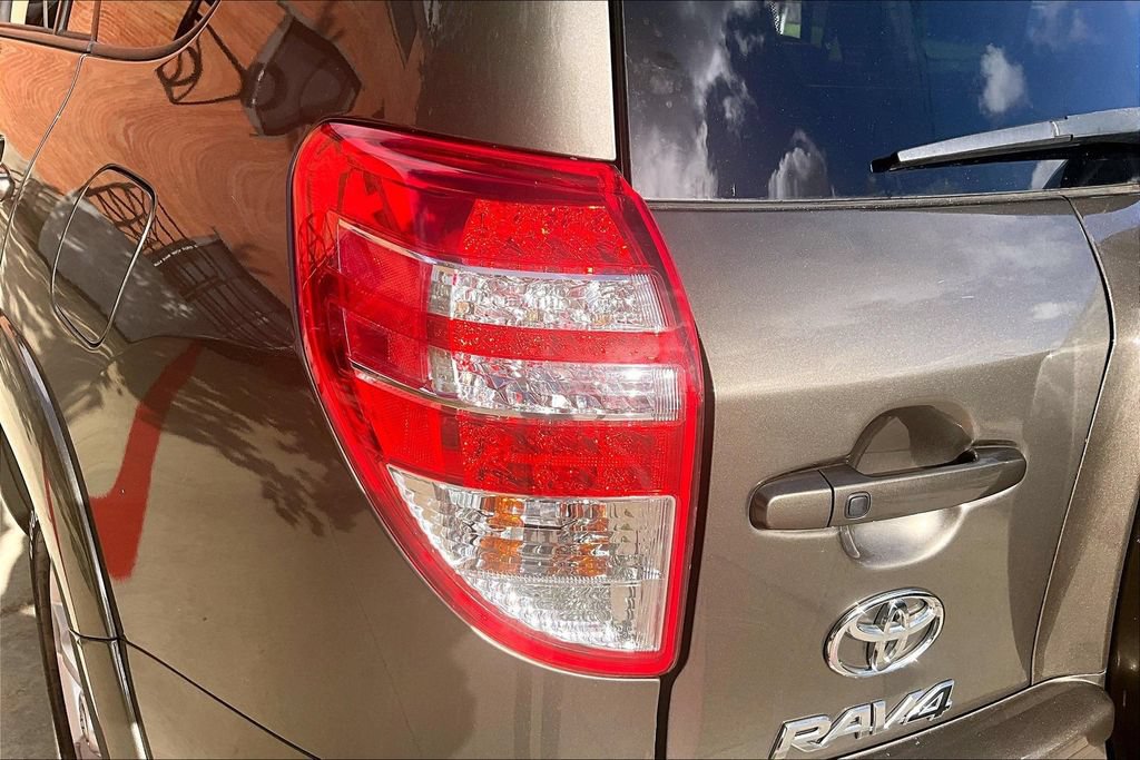 Used 2012 Toyota RAV4 Limited w/ Navigation Value Pkg AWD/4WD image 41