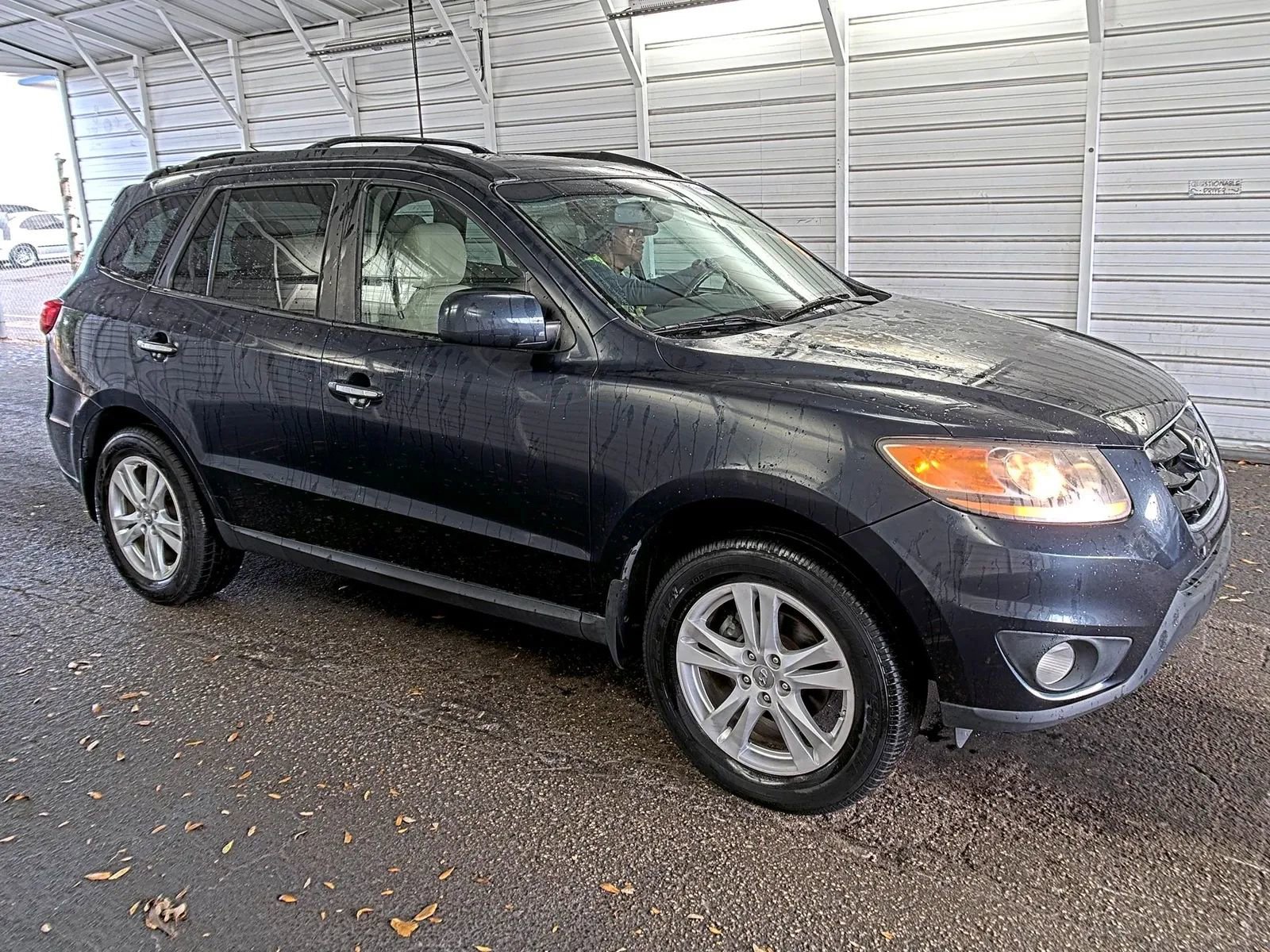 Used 2011 Hyundai Santa Fe Limited image 3
