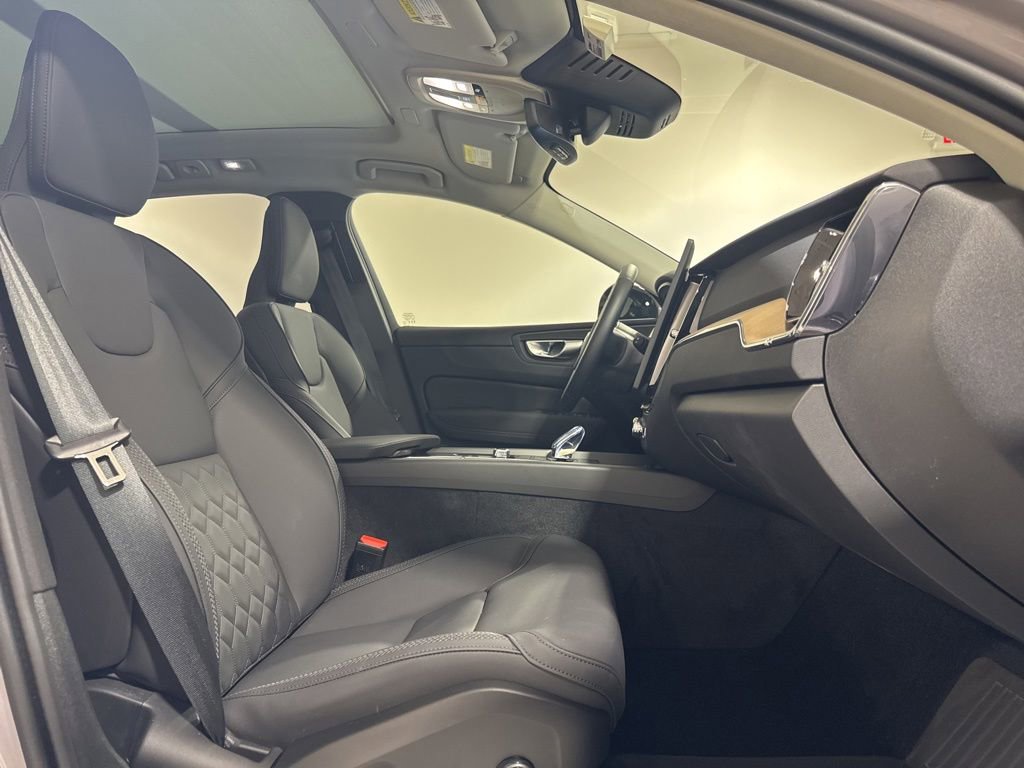 Used 2026 Volvo XC60 B5 Plus w/ Climate Package AWD/4WD image 28