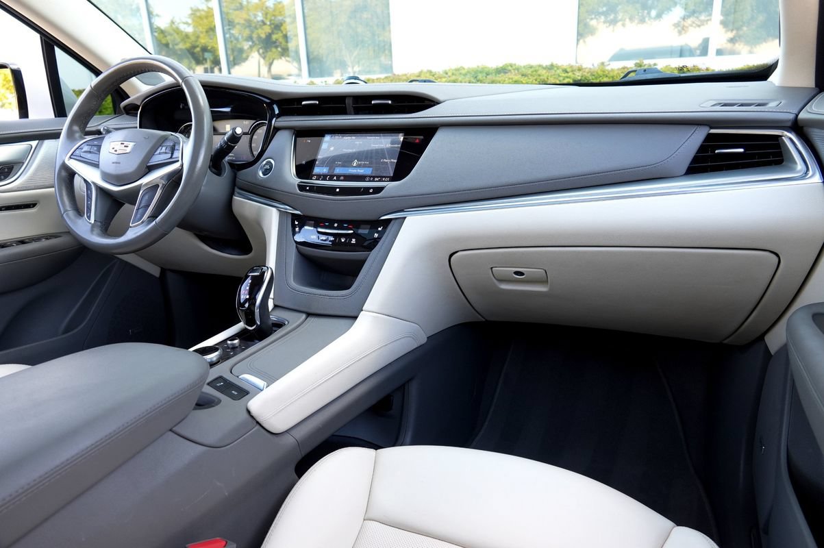 Used 2021 Cadillac XT5 Premium Luxury w/ LPO, Floor Liner Package FWD image 7