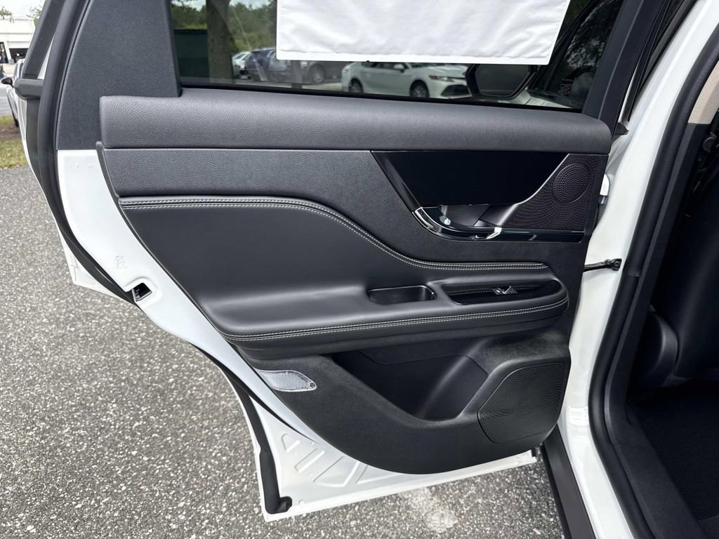 New 2025 Lincoln Corsair Reserve w/ Jet Appearance Package image 13