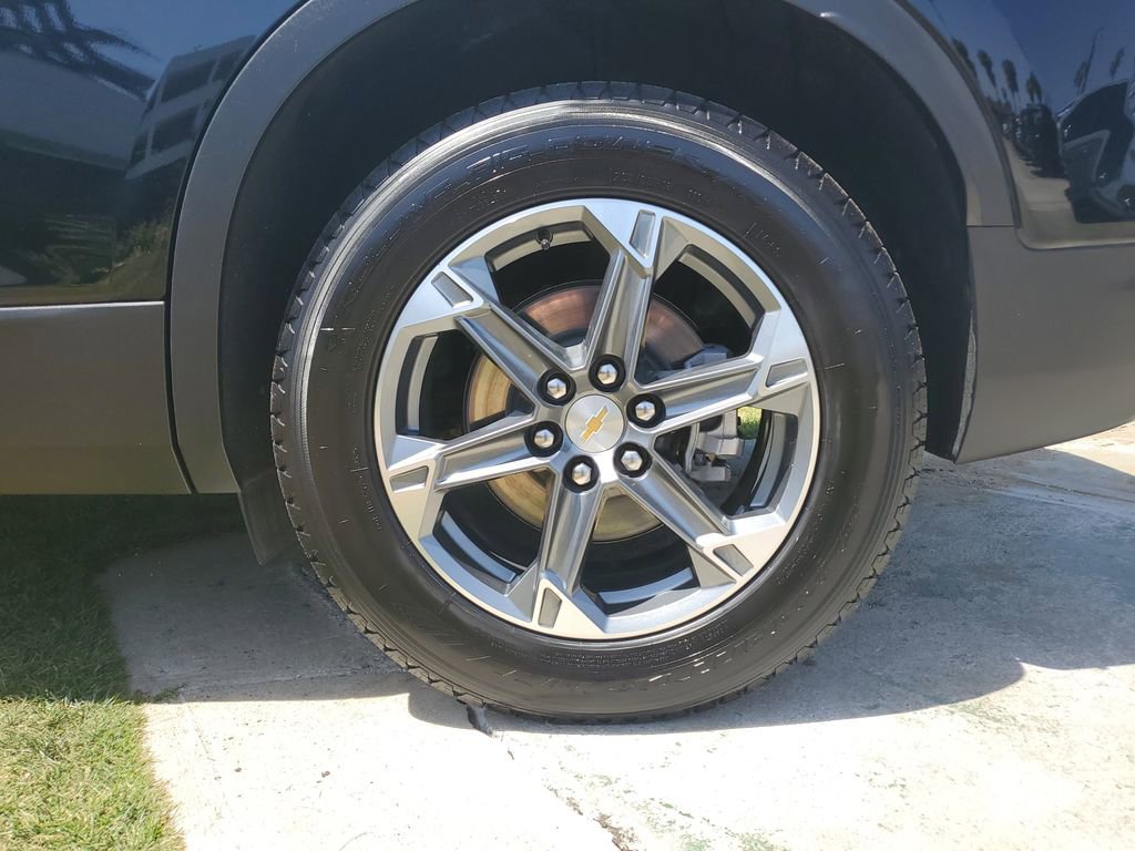 Used 2025 Chevrolet Blazer LT FWD image 6