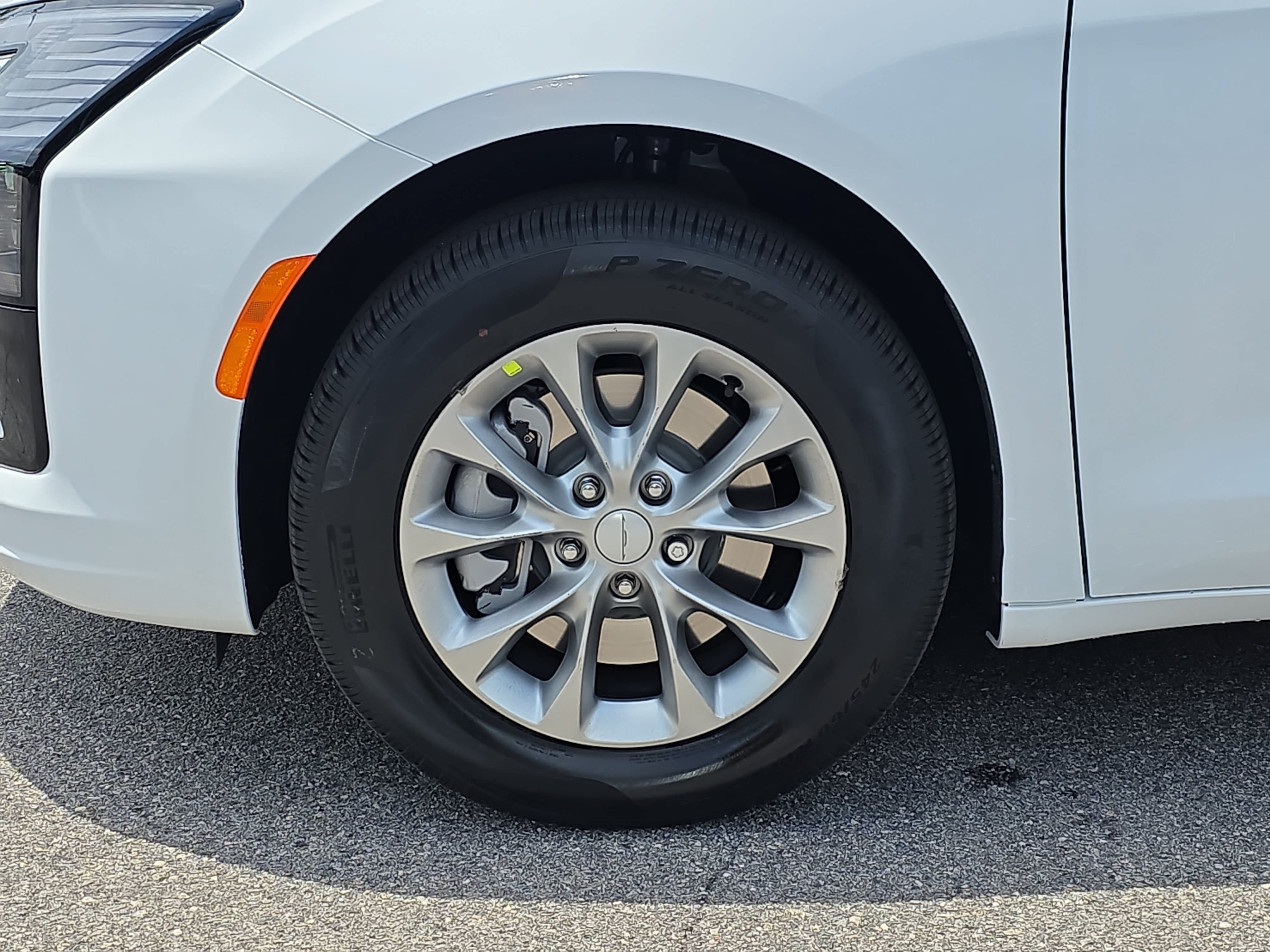 New 2027 Chrysler Pacifica Select AWD/4WD image 28