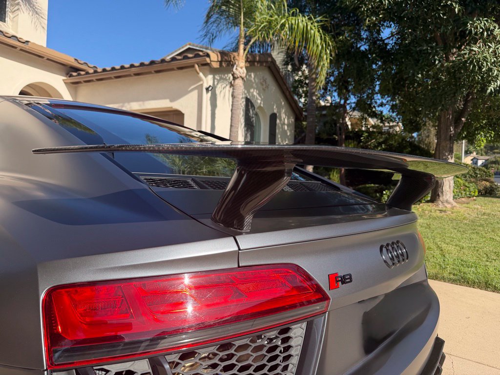 Used 2017 Audi R8 V10 w/ Carbon Exterior Package AWD/4WD image 13