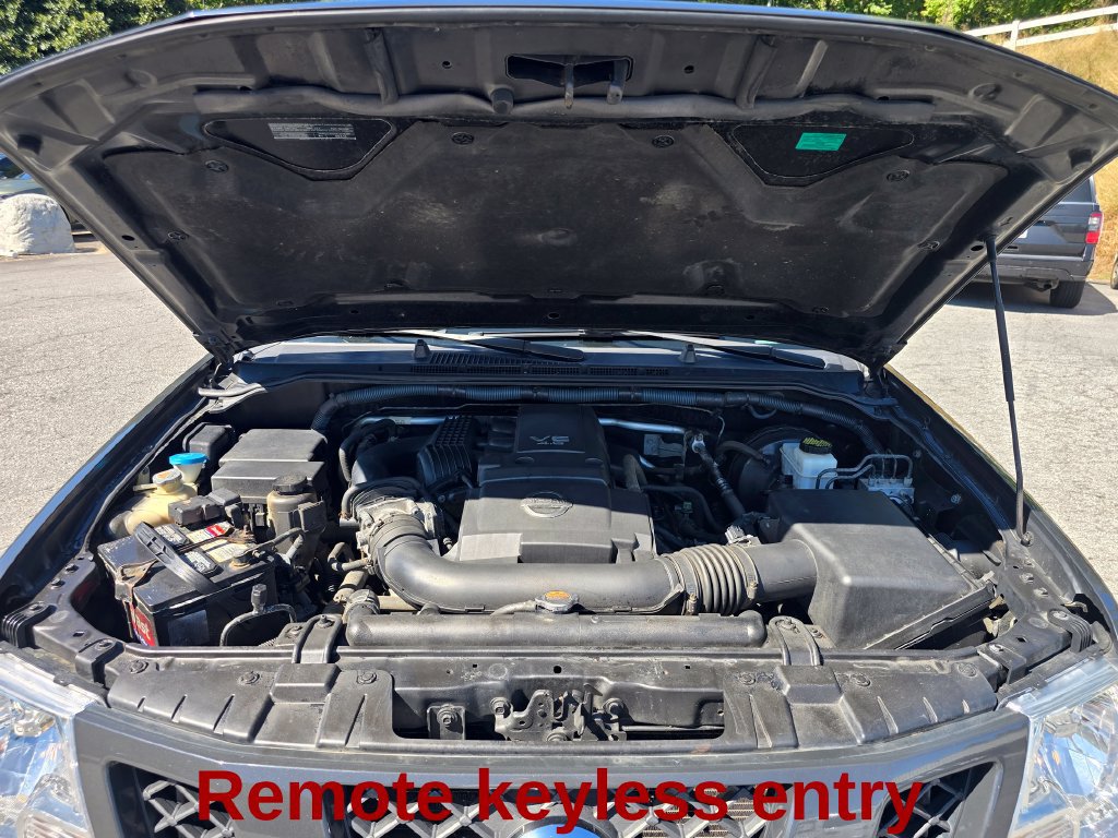 Used 2011 Nissan Frontier PRO-4X AWD/4WD image 18