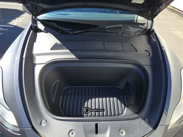 Used 2023 Tesla Model Y Long Range image 28
