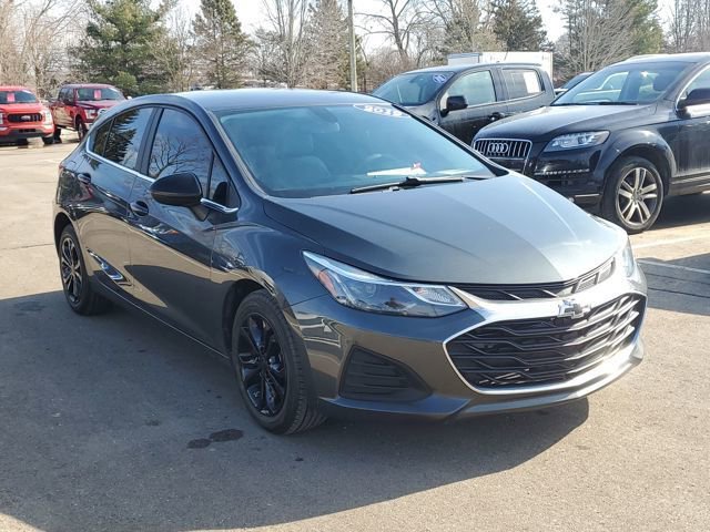 Used 2019 Chevrolet Cruze LT image 3