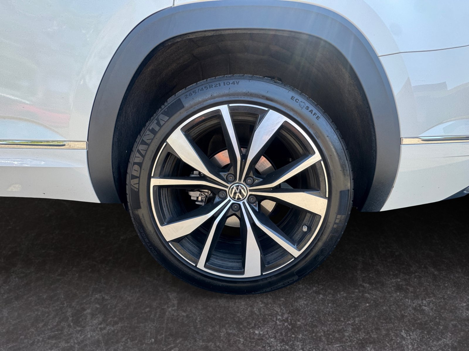 Used 2024 Volkswagen Atlas SEL Premium R-Line AWD/4WD image 14