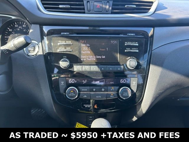 Used 2016 Nissan Rogue SV image 22