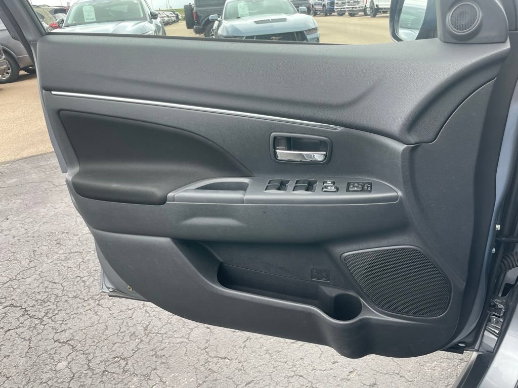 Used 2024 Mitsubishi Outlander Sport ES AWD/4WD image 46
