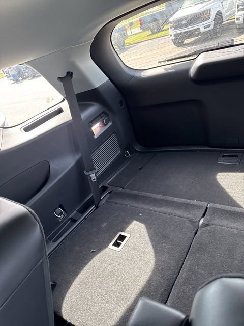 Used 2022 Ford Explorer XLT w/ Equipment Group 202A image 16