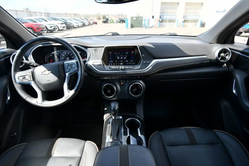 Used 2022 Chevrolet Blazer Premier w/ LPO, Black Accent Package AWD/4WD image 3