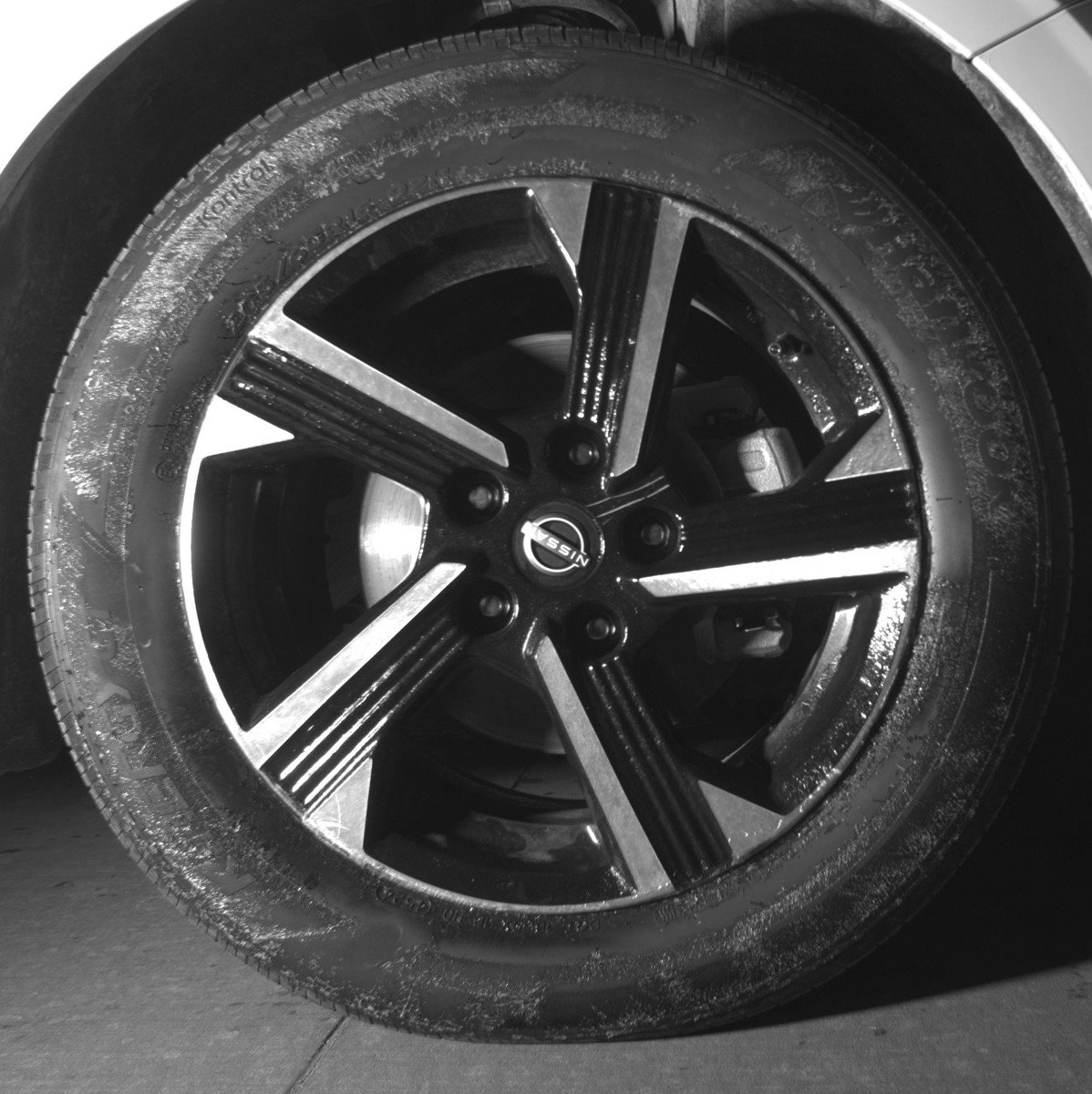 Used 2025 Nissan Sentra SV FWD image 12