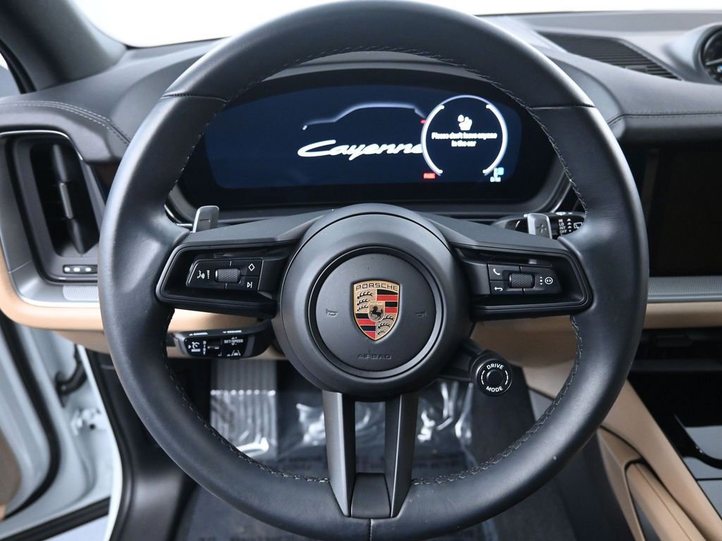 Certified 2024 Porsche Cayenne AWD/4WD image 19