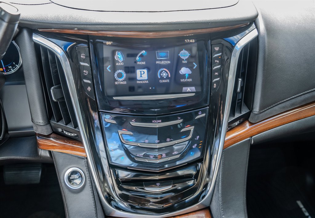 Used 2016 Cadillac Escalade Luxury image 21