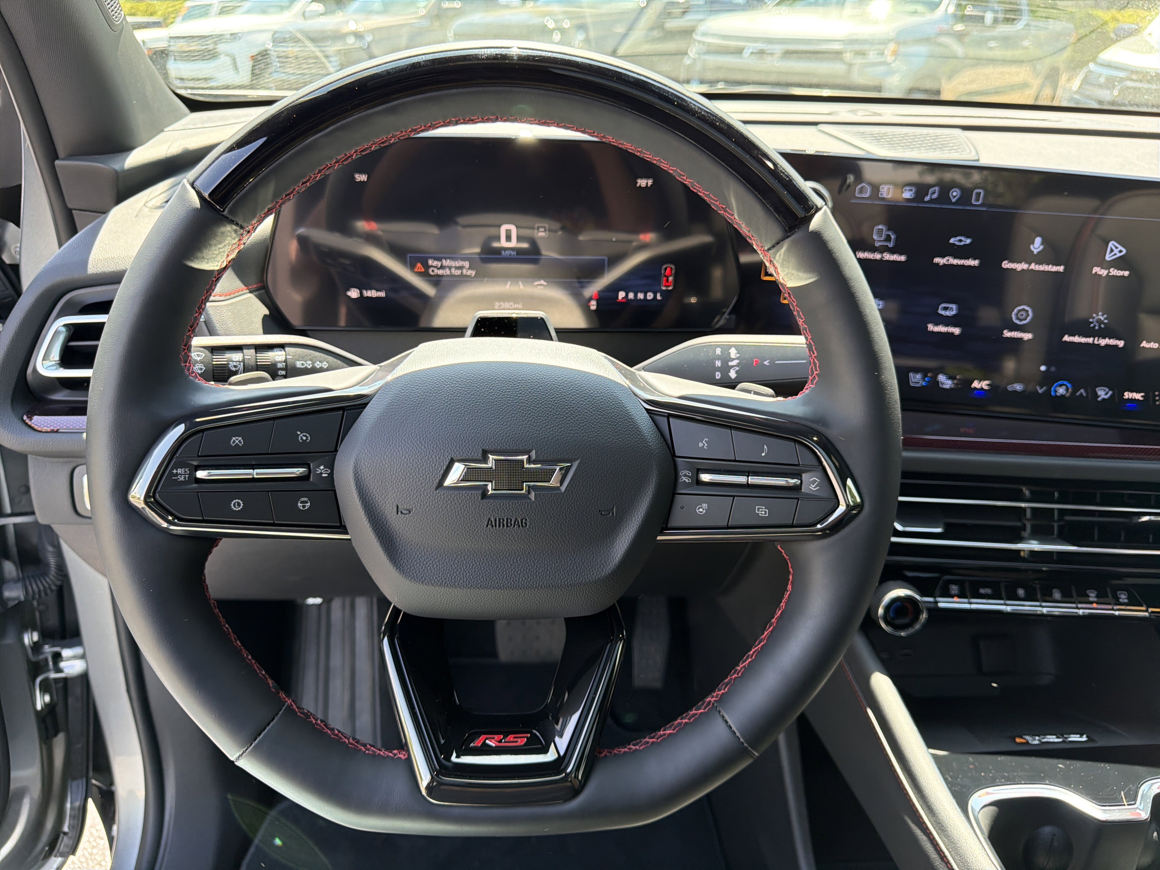 Used 2026 Chevrolet Traverse RS FWD image 26