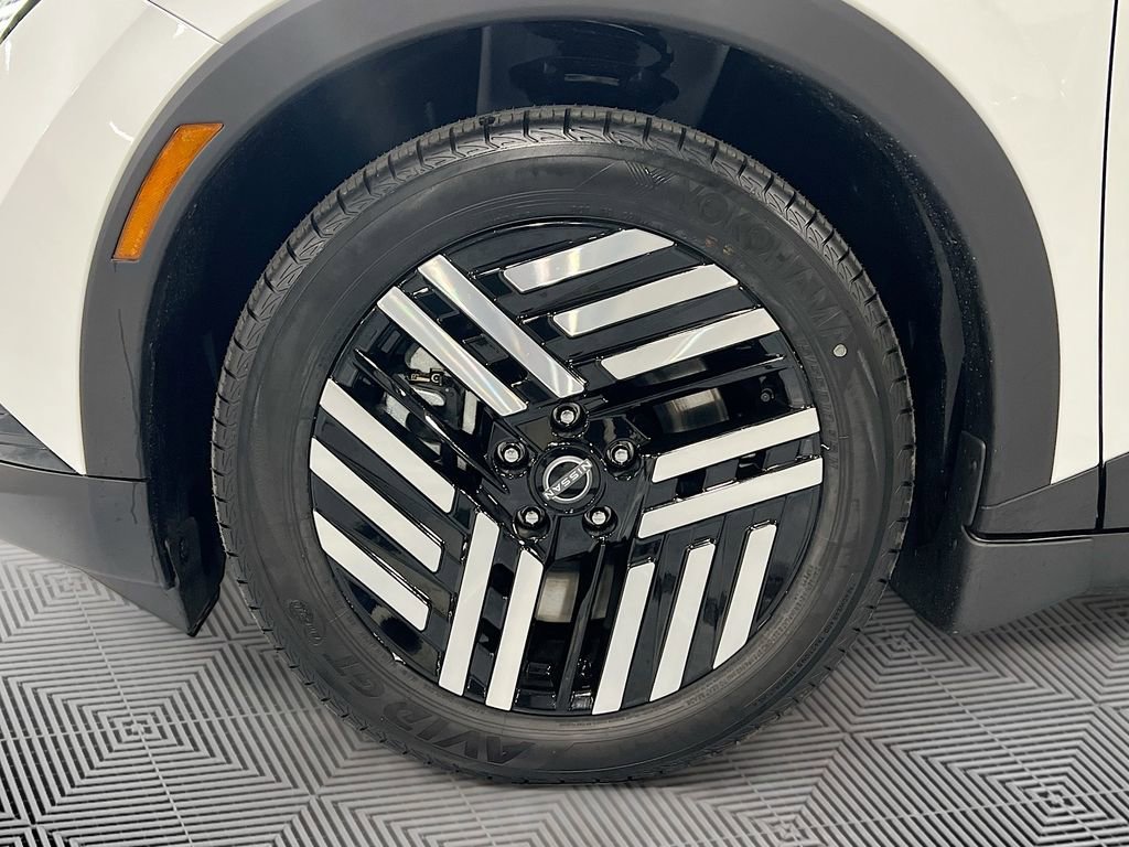 New 2026 Nissan Leaf SV+ w/ Illuminated Package FWD image 30