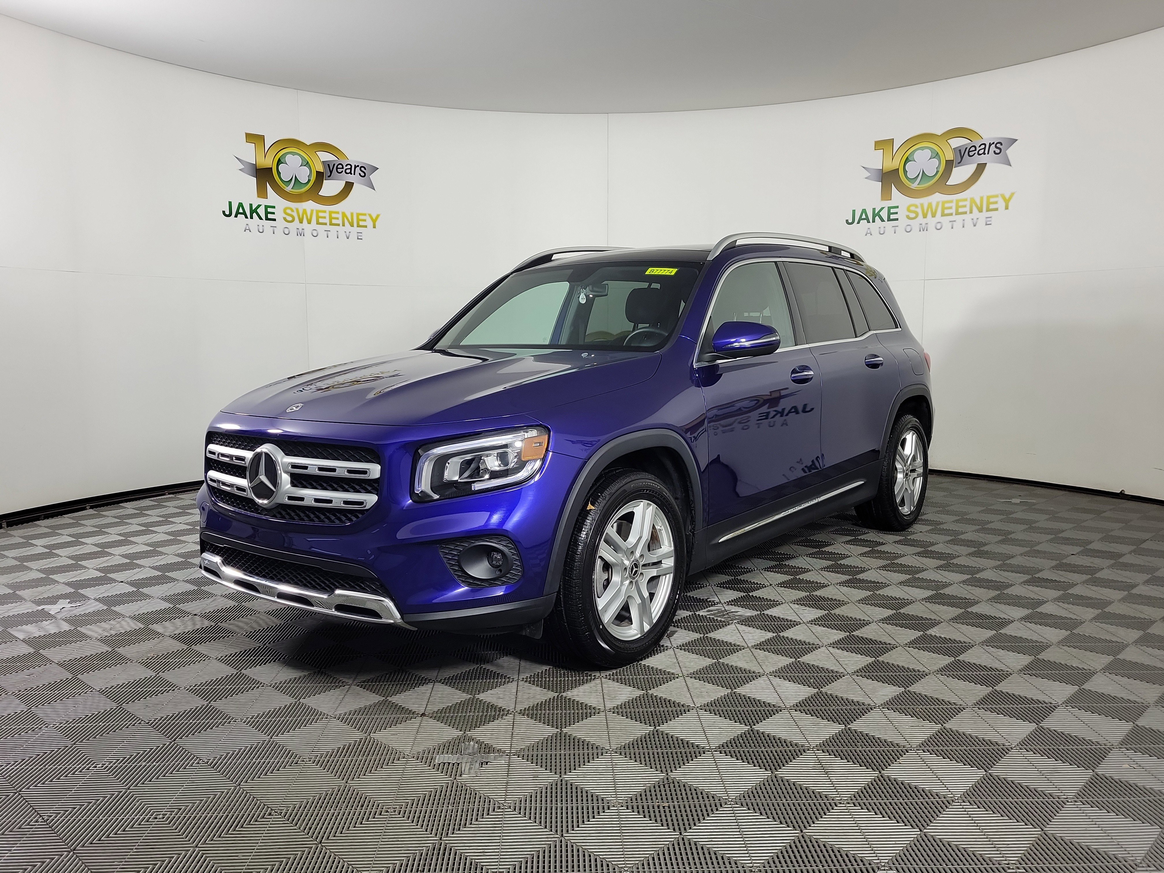 Used 2021 Mercedes-Benz GLB 250 4MATIC w/ Premium Package image 3