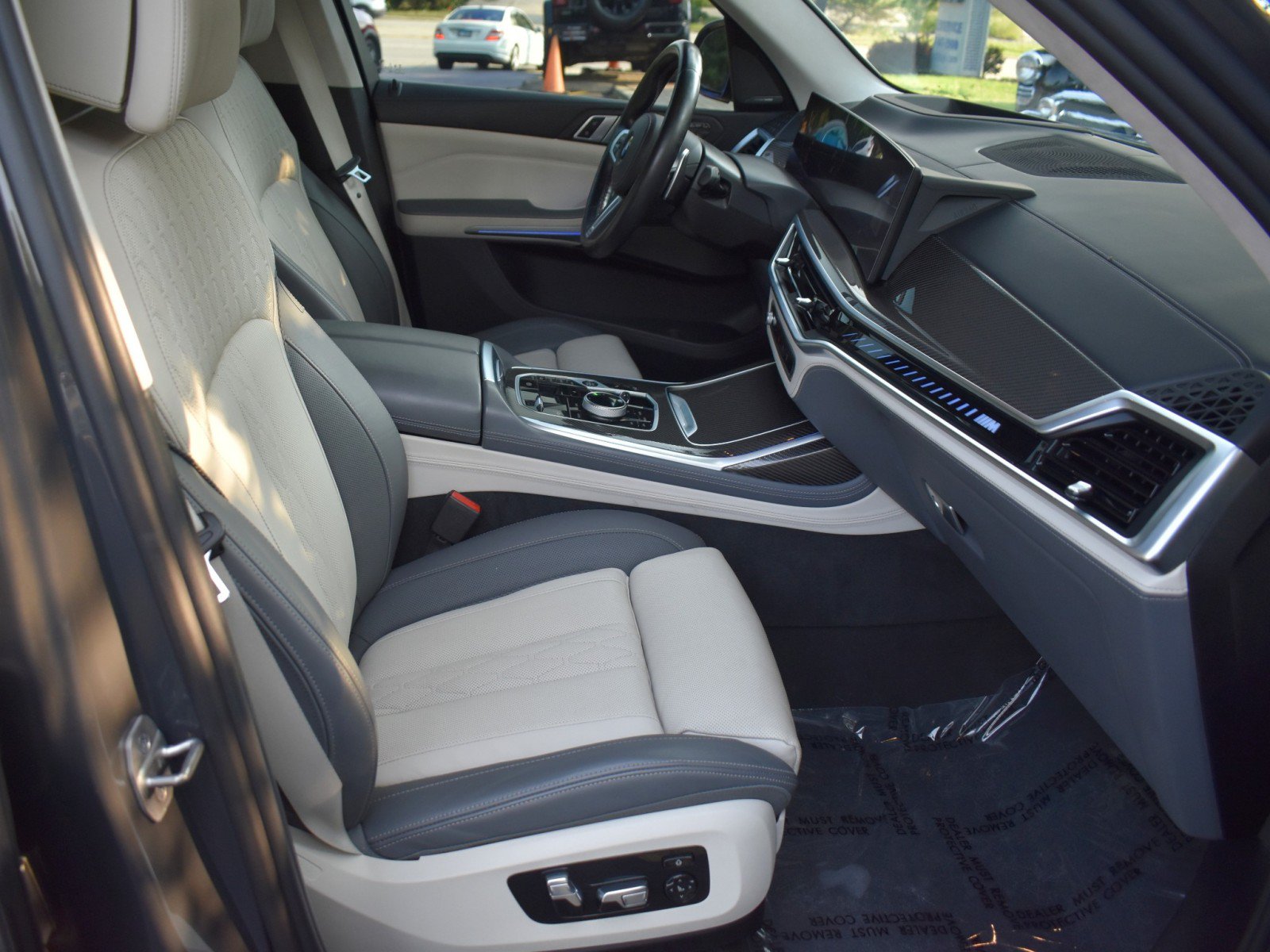 Used 2023 BMW X7 M60i AWD/4WD image 51