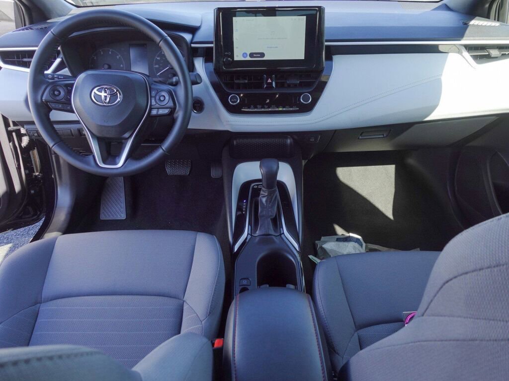 Certified 2025 Toyota Corolla SE w/ Convenience Package image 12
