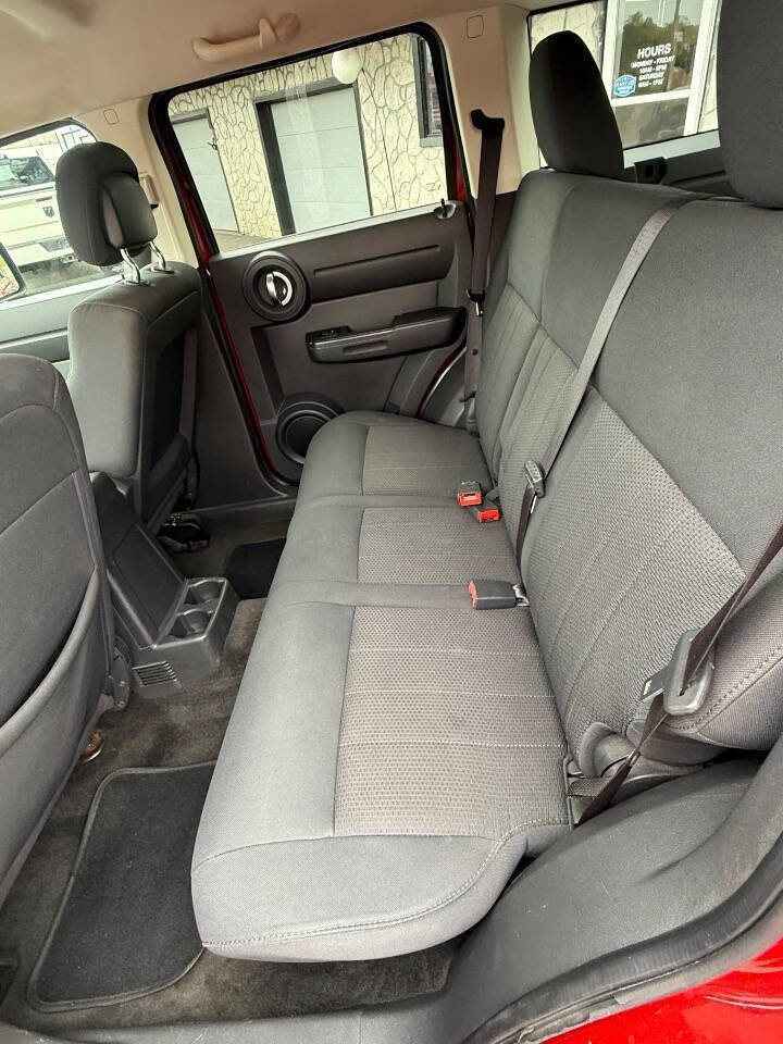 Used 2011 Dodge Nitro Heat w/ Popular Equipment Group AWD/4WD image 8