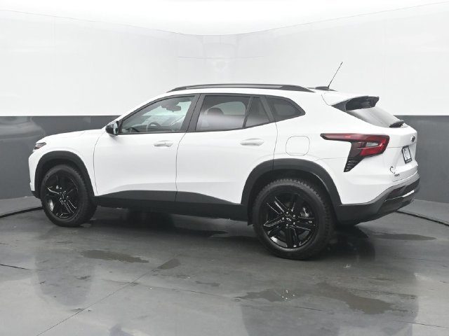 Used 2025 Chevrolet Trax ACTIV FWD image 3
