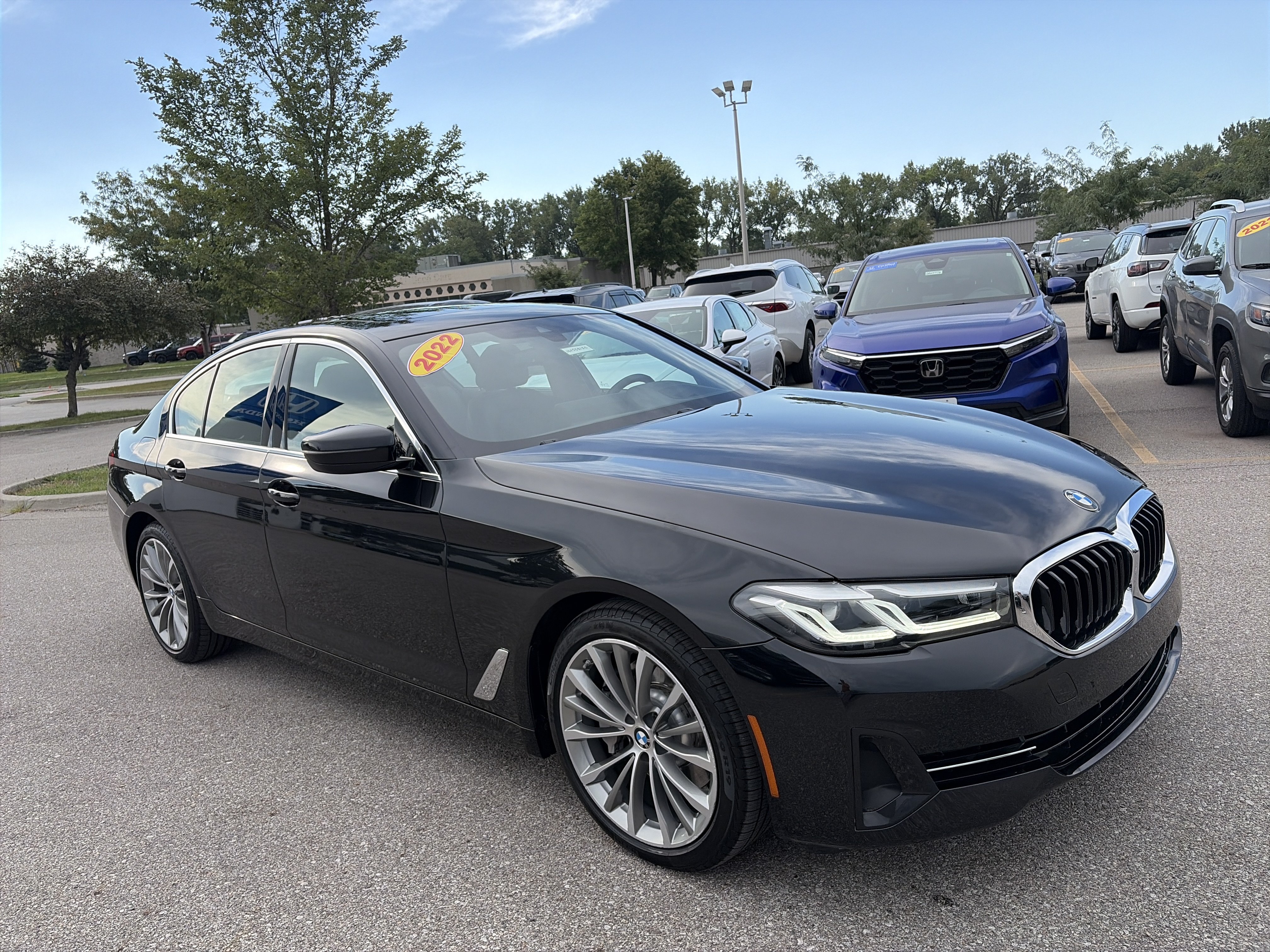 Used 2022 BMW 530i xDrive w/ Premium Package AWD/4WD image 3