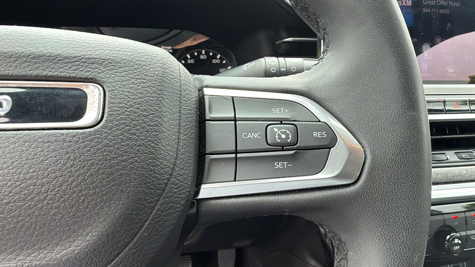 Used 2024 Jeep Compass Latitude w/ Altitude Special Edition AWD/4WD image 28