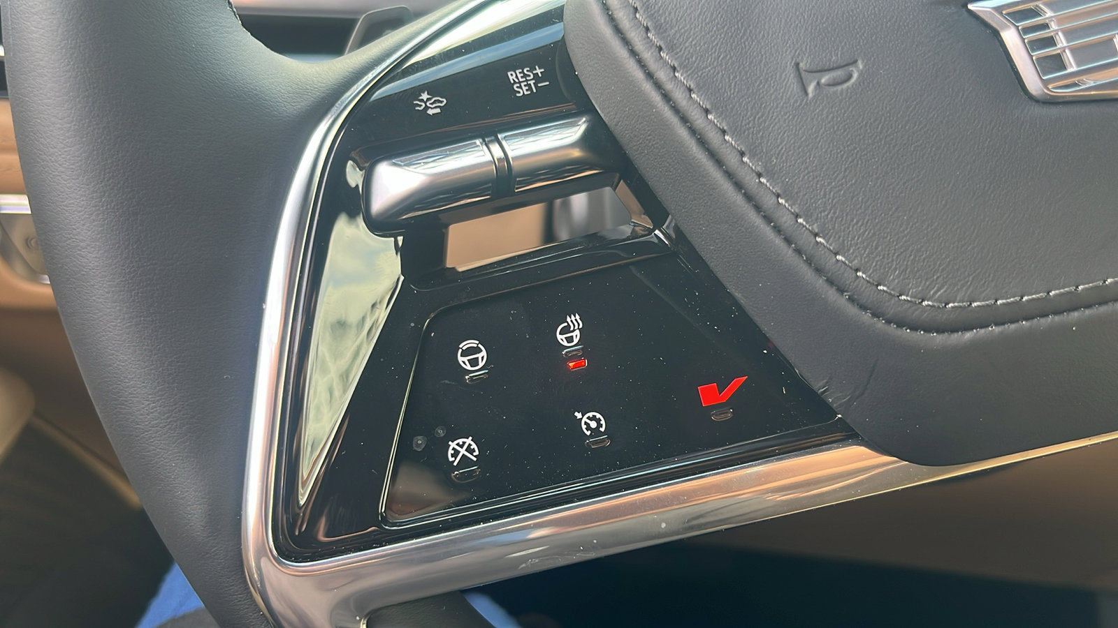 New 2025 Cadillac Escalade IQ Luxury 2 image 31