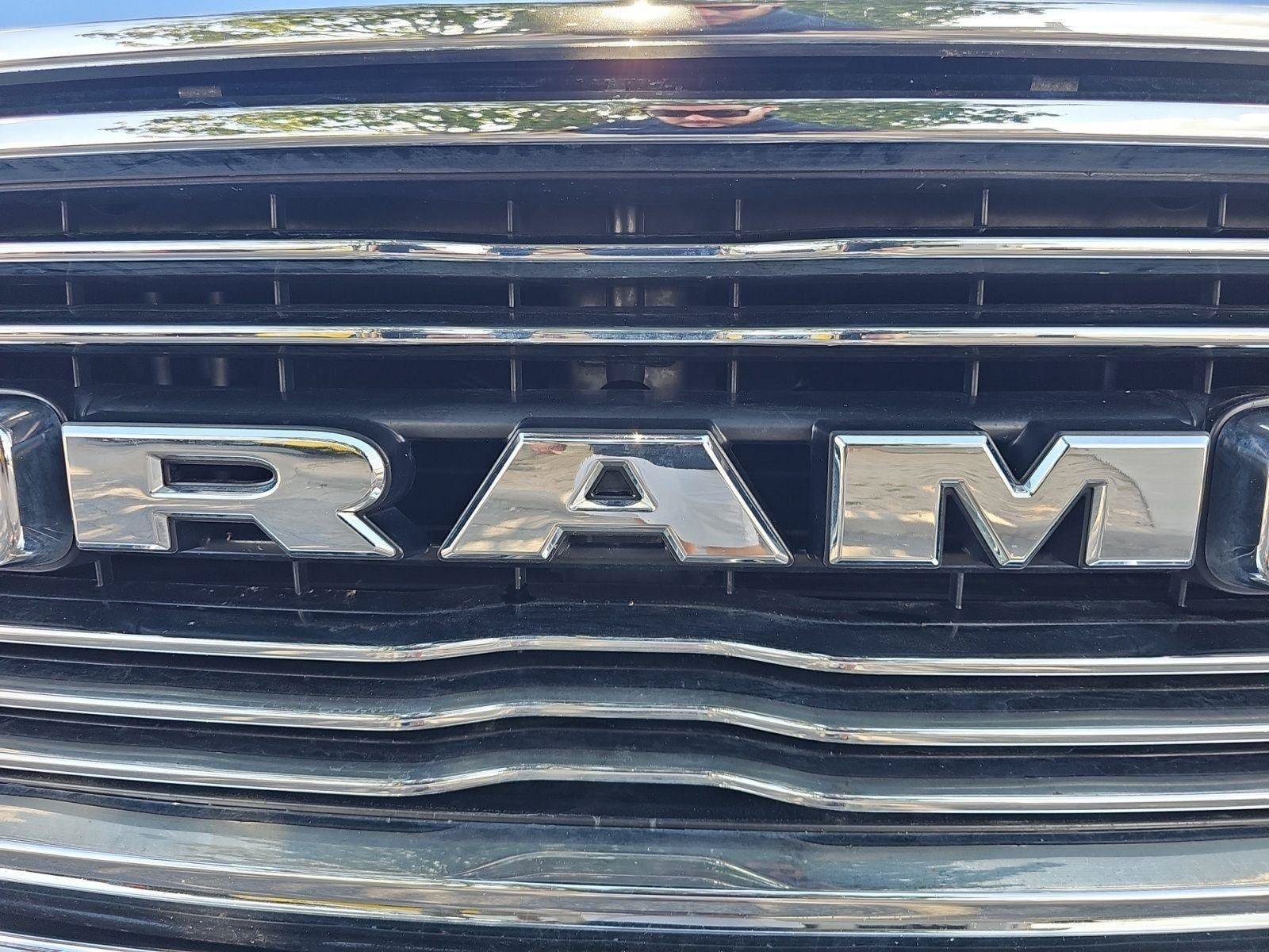 Used 2019 RAM 1500 Laramie AWD/4WD image 9