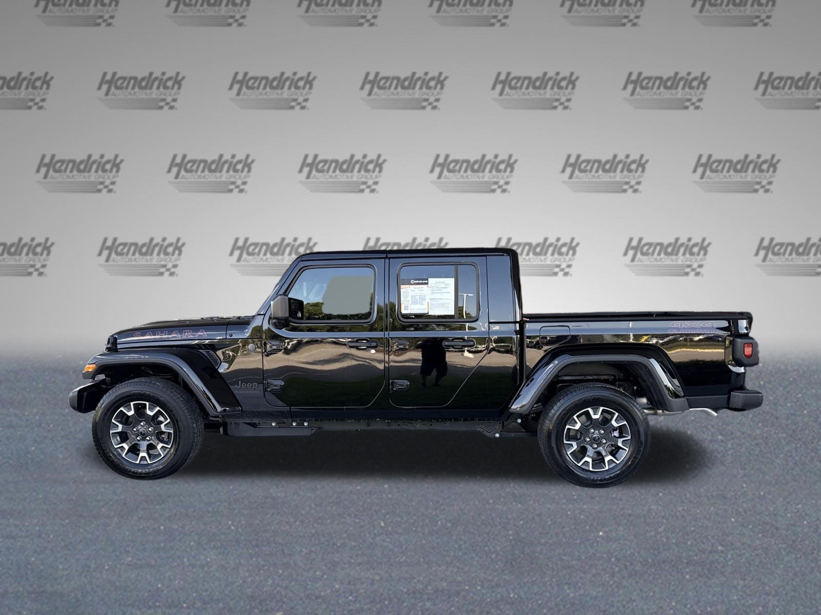 Used 2026 Jeep Gladiator Sport AWD/4WD image 9