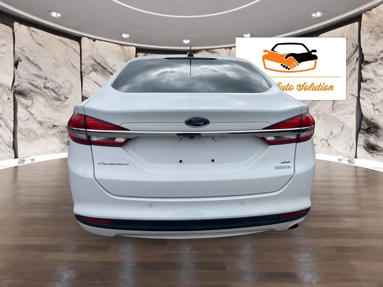 Used 2017 Ford Fusion SE w/ Fusion SE Technology Package FWD image 5