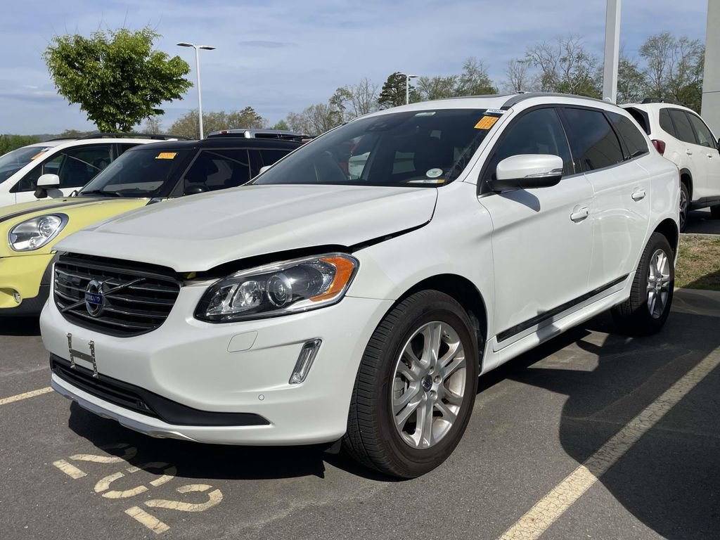 Used 2015 Volvo XC60 T5 Platinum w/ Climate Package image 2