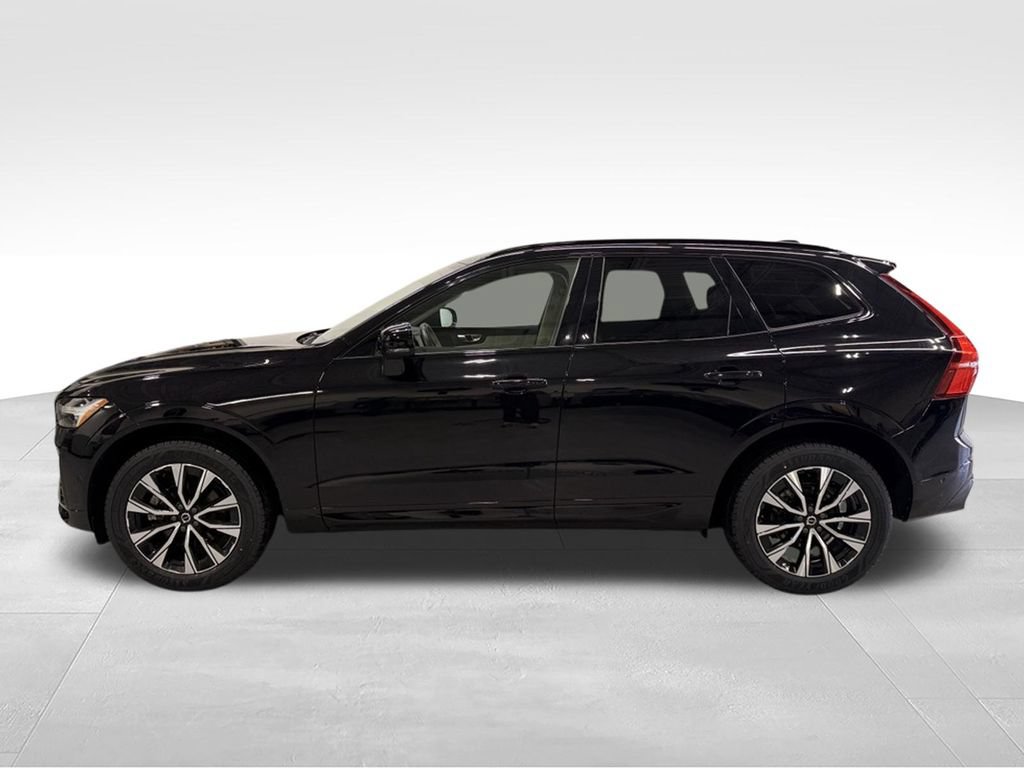 Used 2023 Volvo XC60 B5 Plus w/ Protection Package Premier AWD/4WD image 2