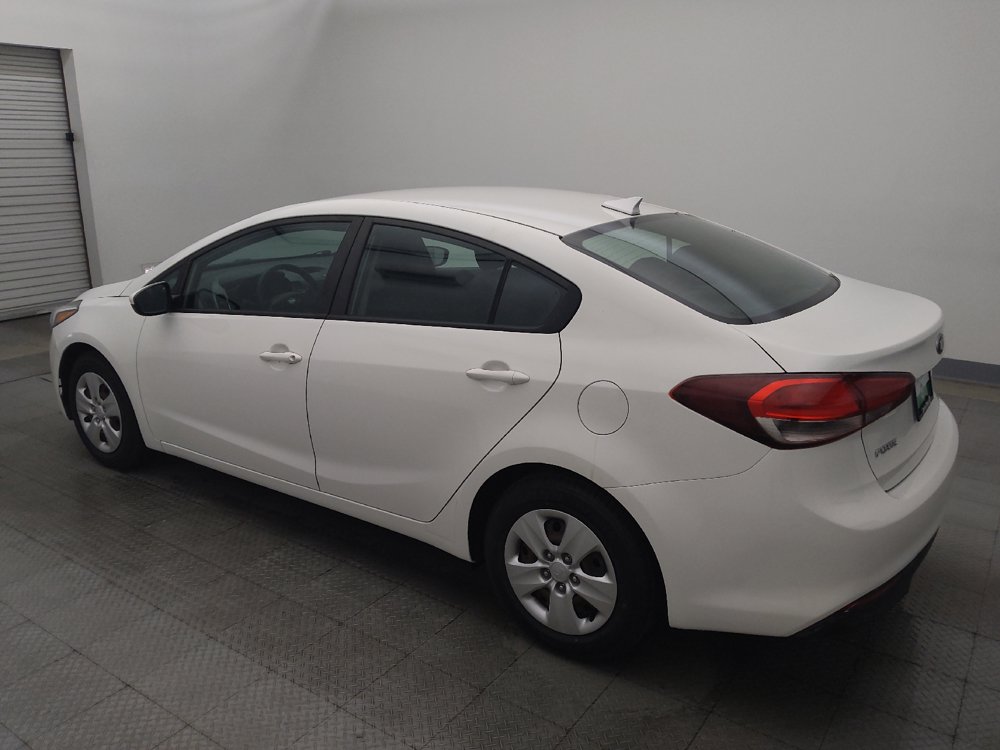Used 2017 Kia Forte LX FWD image 3