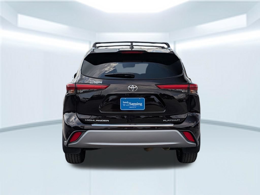 Used 2021 Toyota Highlander Platinum FWD image 5