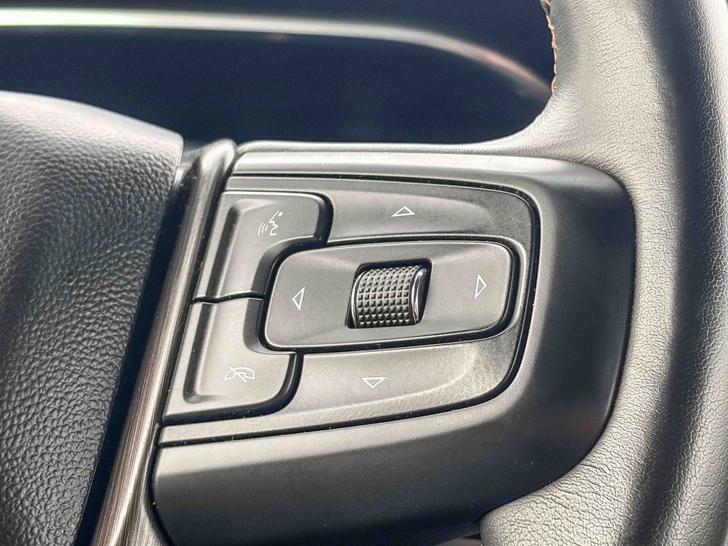 Used 2022 GMC Yukon XL AT4 image 21