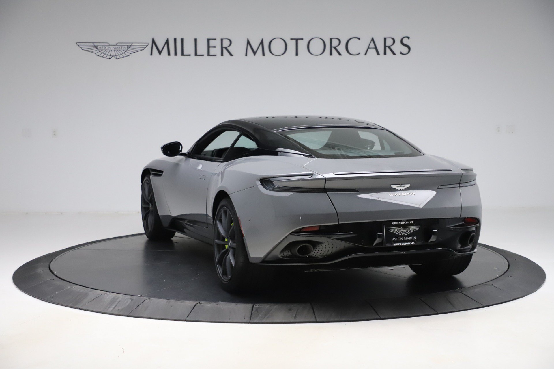 Used 2020 Aston Martin DB11 AMR RWD image 6
