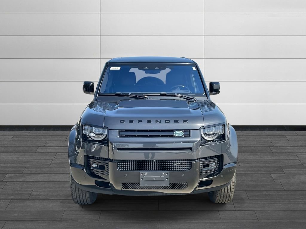 Certified 2022 Land Rover Defender 110 X-Dynamic HSE AWD/4WD image 8
