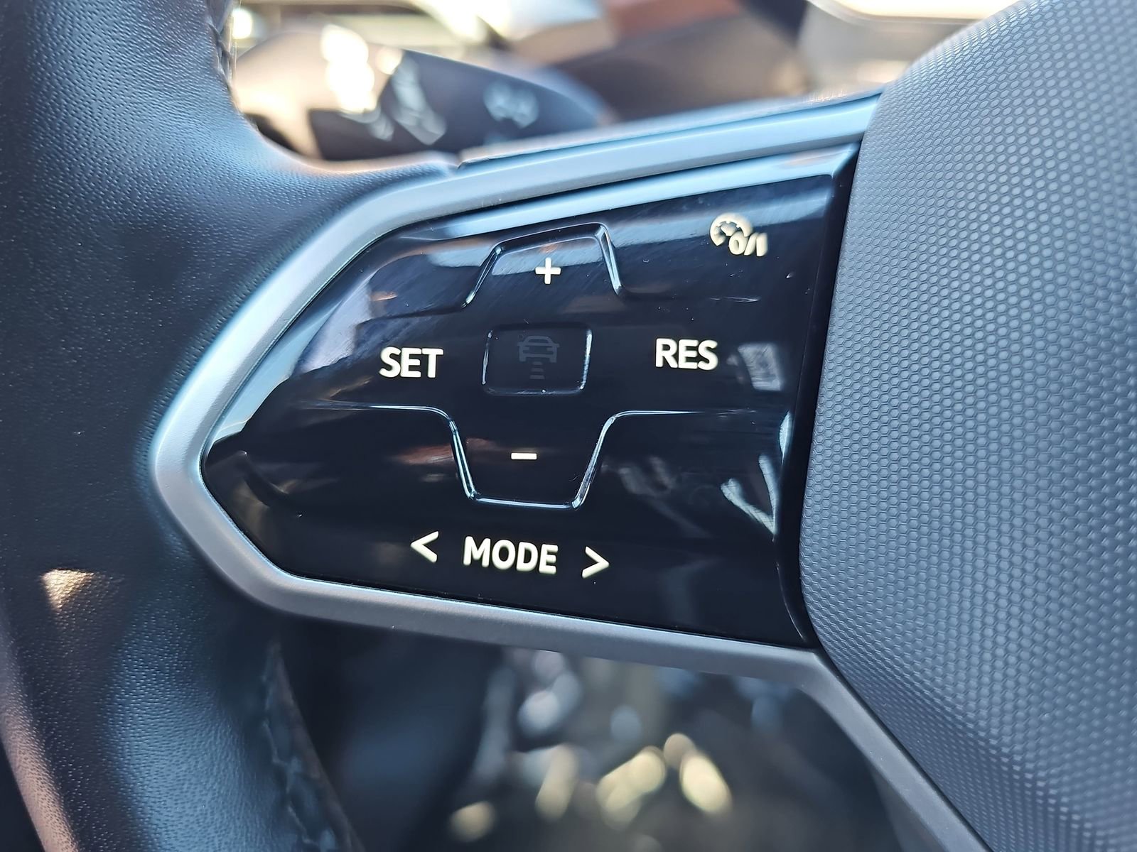 Certified 2023 Volkswagen ID.4 2WD image 16