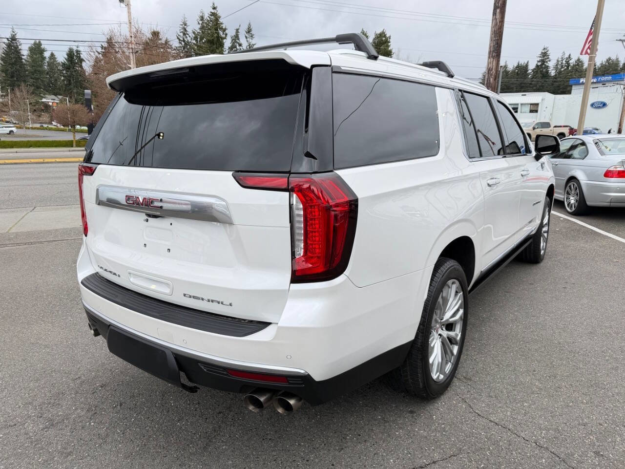Used 2021 GMC Yukon XL Denali w/ Denali Ultimate Package image 12