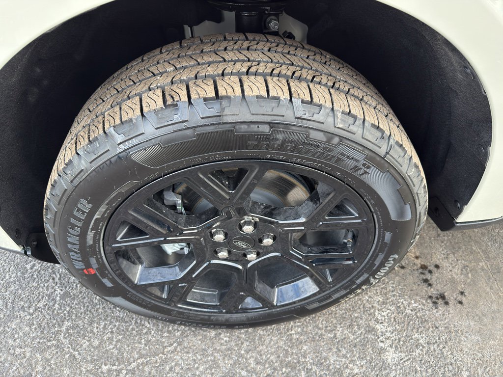 New 2025 Ford Maverick XLT w/ XLT Luxury Package image 9