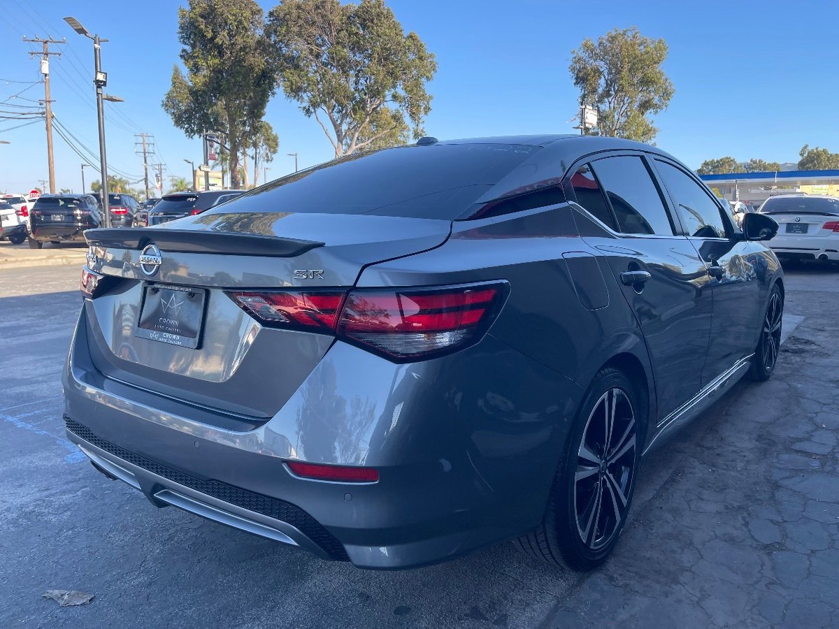 Used 2022 Nissan Sentra SR w/ SR Premium Package FWD image 5
